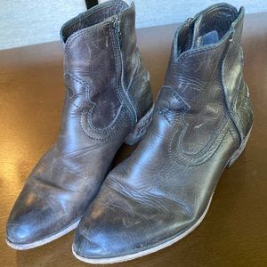 Frye Brown Leather Ankle Boots Pointed Toe, Embroidered, Sz 6.5, Well Loved!